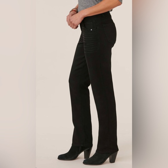 Democracy ‘Ab’solution Petite Straight Leg Jeans in Black - Picture 5 of 14